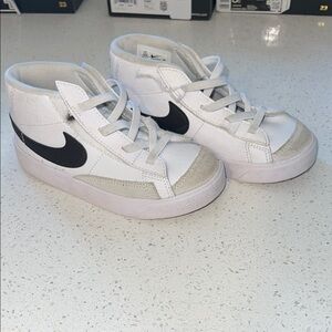 Nike high blazer White and Black High-Top Sneakers